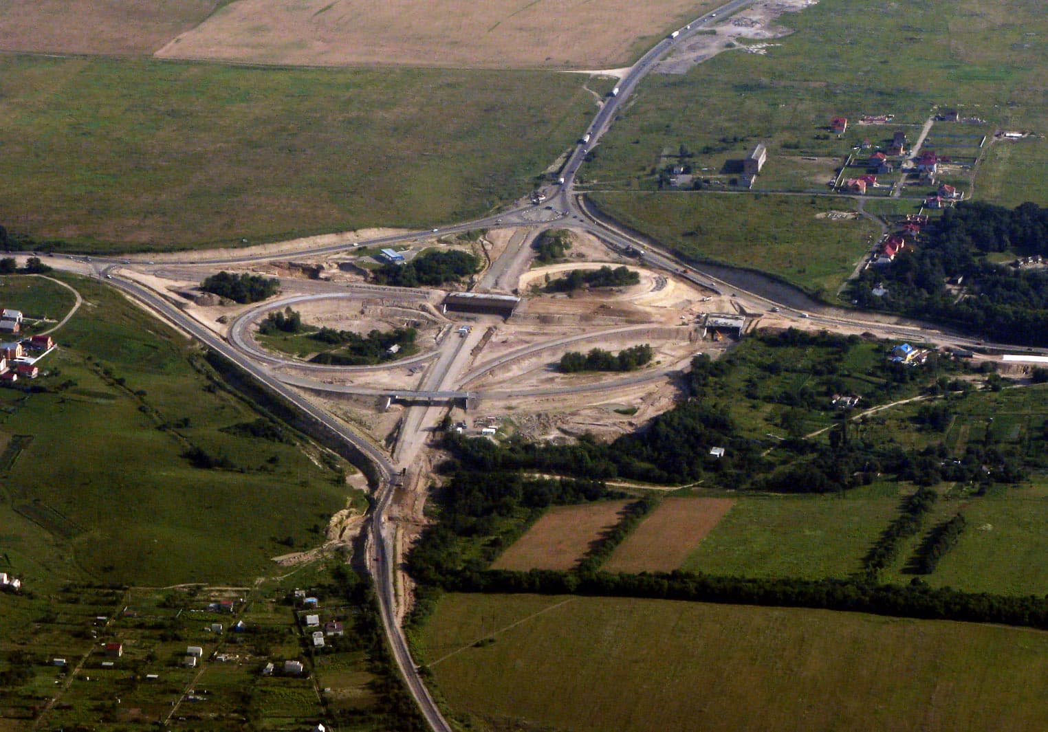 The project of reconstruction of the Kiev-Сhop highway and two transport interchanges.